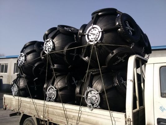 Qualità Reti della corda che fanno galleggiare il tipo pneumatico cuscino ammortizzatore di Marine Fender d dei cuscini ammortizzatori di gomma pneumatici fabbrica