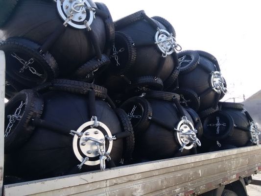 Qualità Reti della corda che fanno galleggiare il tipo pneumatico cuscino ammortizzatore di Marine Fender d dei cuscini ammortizzatori di gomma pneumatici fabbrica