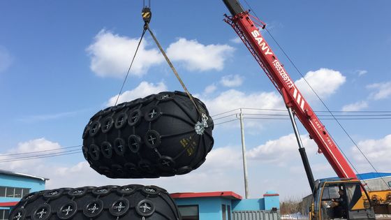 Qualità Cuscino ammortizzatore di gomma pneumatico costolato pneumatico di Yokohama dell'attrezzatura marina del cuscino ammortizzatore di Yokohama fabbrica