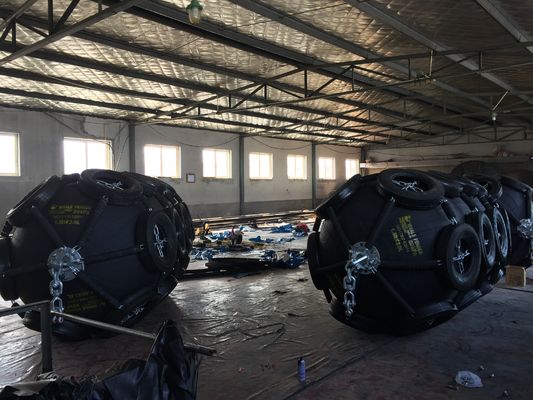 Qualità Cuscino ammortizzatore di gomma pneumatico costolato pneumatico di Yokohama dell'attrezzatura marina del cuscino ammortizzatore di Yokohama fabbrica