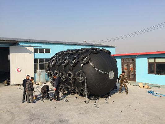 Qualità Parabordi per navi con eccellente capacità di assorbimento degli urti, pressione di gonfiaggio 50KPa e prestazioni fabbrica