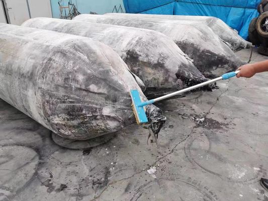 Qualità Gli airbag di gomma di sollevamento pesanti di pressione bassa hanno usato Marine Airbag di gomma fabbrica