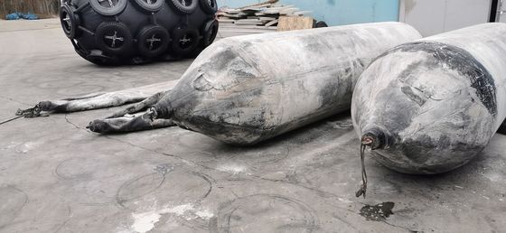 Qualità Gli airbag di gomma di sollevamento pesanti di pressione bassa hanno usato Marine Airbag di gomma fabbrica