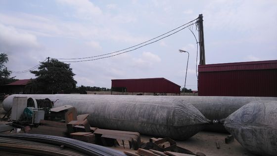 Qualità 16m Marine Rubber Airbag Boat Lift Marine Salvage Airbag fabbrica