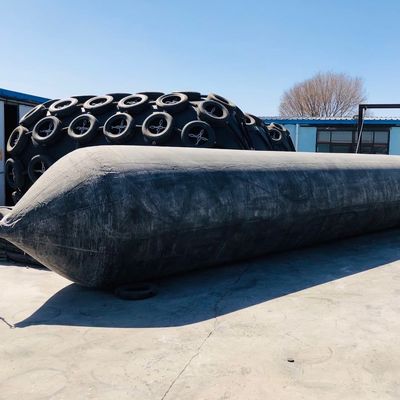 Qualità Airbag in gomma marina standard ISO14409 Nero o airbag in gomma marina personalizzato progettato per la sicurezza e la movimentazione delle navi marittime fabbrica