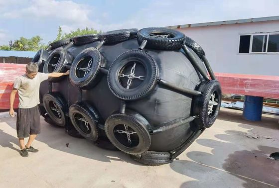 Qualità Cuscino ammortizzatore di gomma pneumatico di Marine Fender Inflatable Floating Yokohama con rete a catena fabbrica