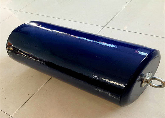 Qualità ISO17357 Standard Foam Filled Fender with Polyethylene Outer Shell and Closed-cell Foam Core for Durable Impact Protection fabbrica