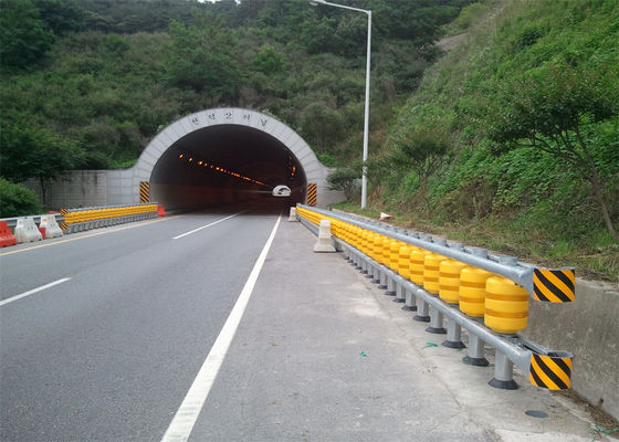 Qualità Tipo di rotolamento barriera della cassaforte di traffico della carreggiata di sicurezza di EVA Roller Barrier Safety Roller di sicurezza fabbrica