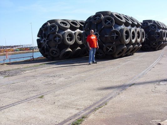 Qualità Cuscino ammortizzatore di gomma pneumatico di iso 17357/cuscino ammortizzatore di gomma di Yokohama fabbrica