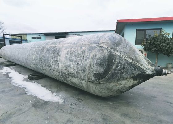 Qualità Airbag in gomma marina standard ISO14409 Nero o airbag in gomma marina personalizzato progettato per la sicurezza e la movimentazione delle navi marittime fabbrica