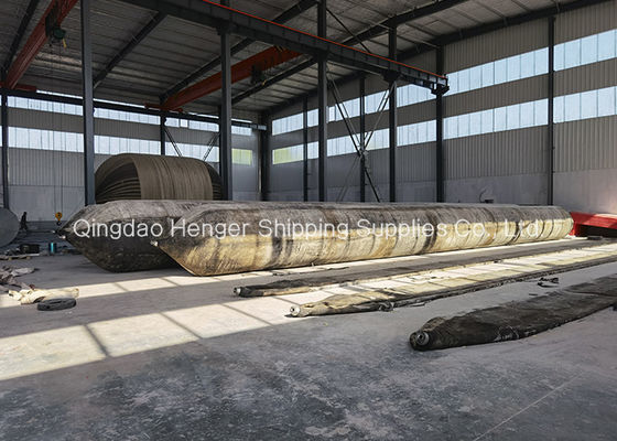 Qualità Airbag marino certificato ISO 14409 in gomma con pressione di lavoro di 80 kPa e materiale in gomma naturale fabbrica